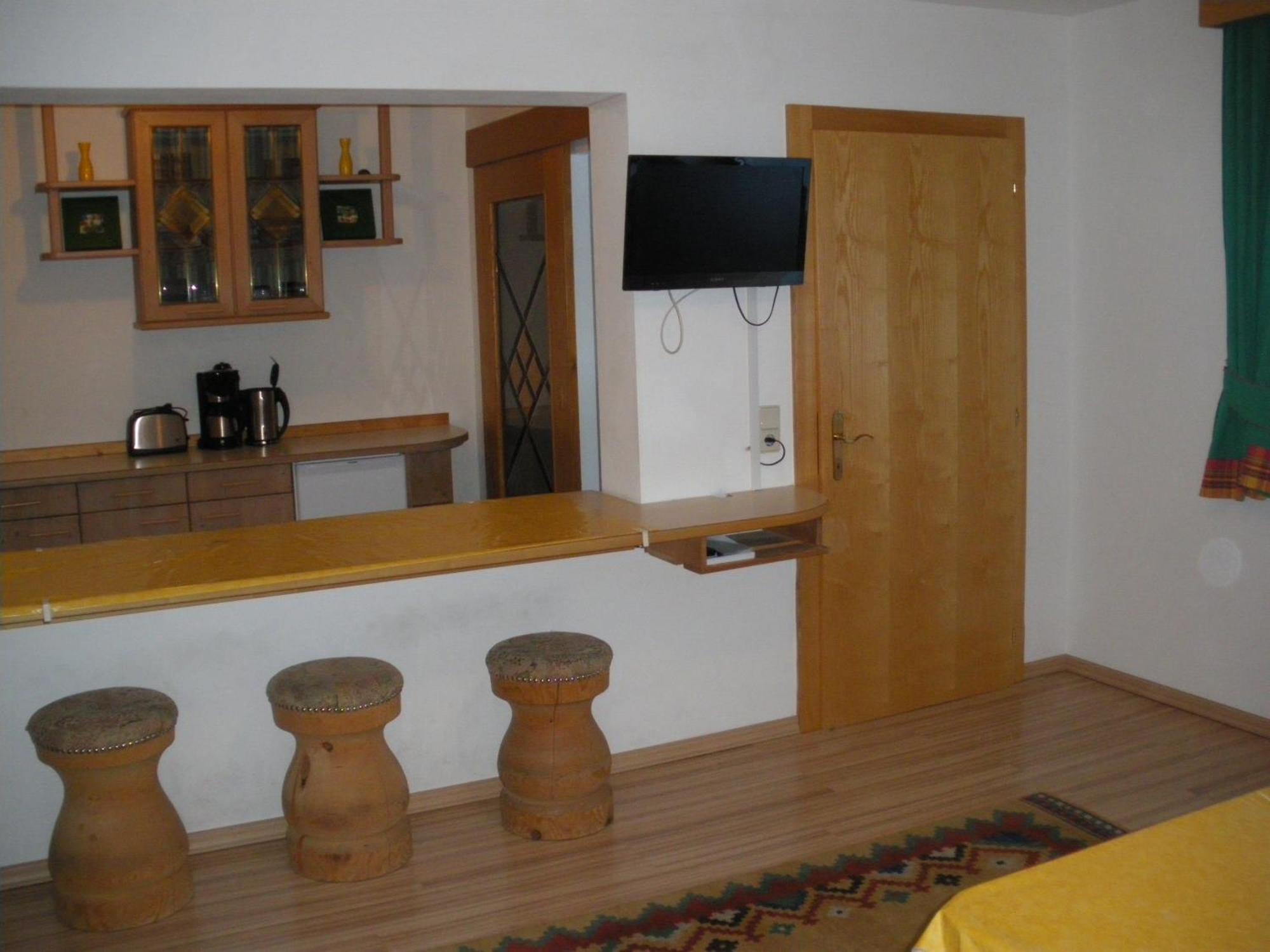 Appartement Susanne นอยชติฟ อิม ชตูไปทัล ภายนอก รูปภาพ